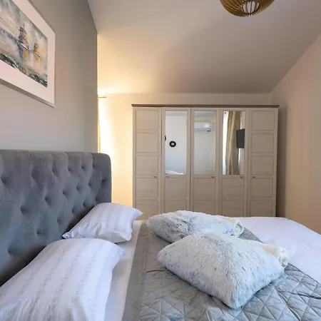 Lovely In With Wifi Holiday home Medulin