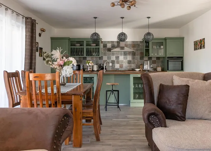 Nyaraló Lovely In With Wifi